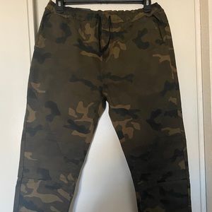 Men’s camo joggers